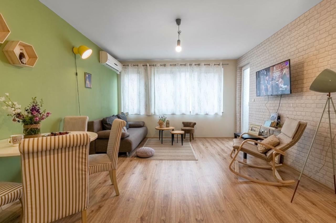 Soulful Apartments Варна Экстерьер фото